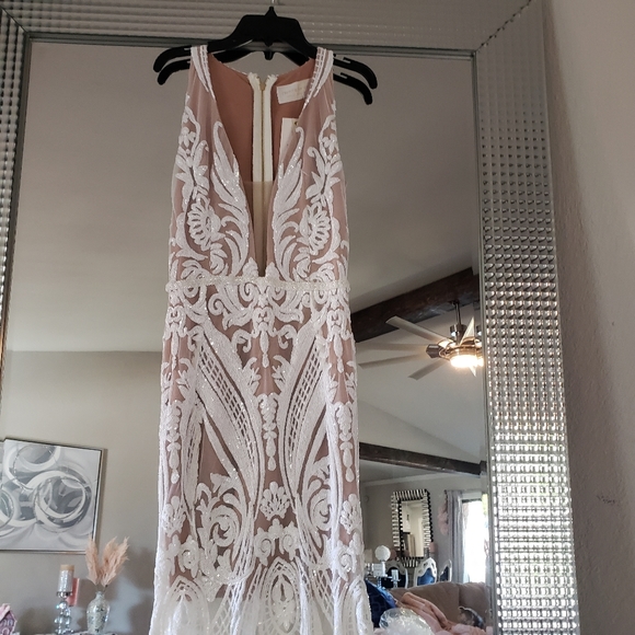 Bronx and Banco Ester V Neck Gown - Picture 7 of 13